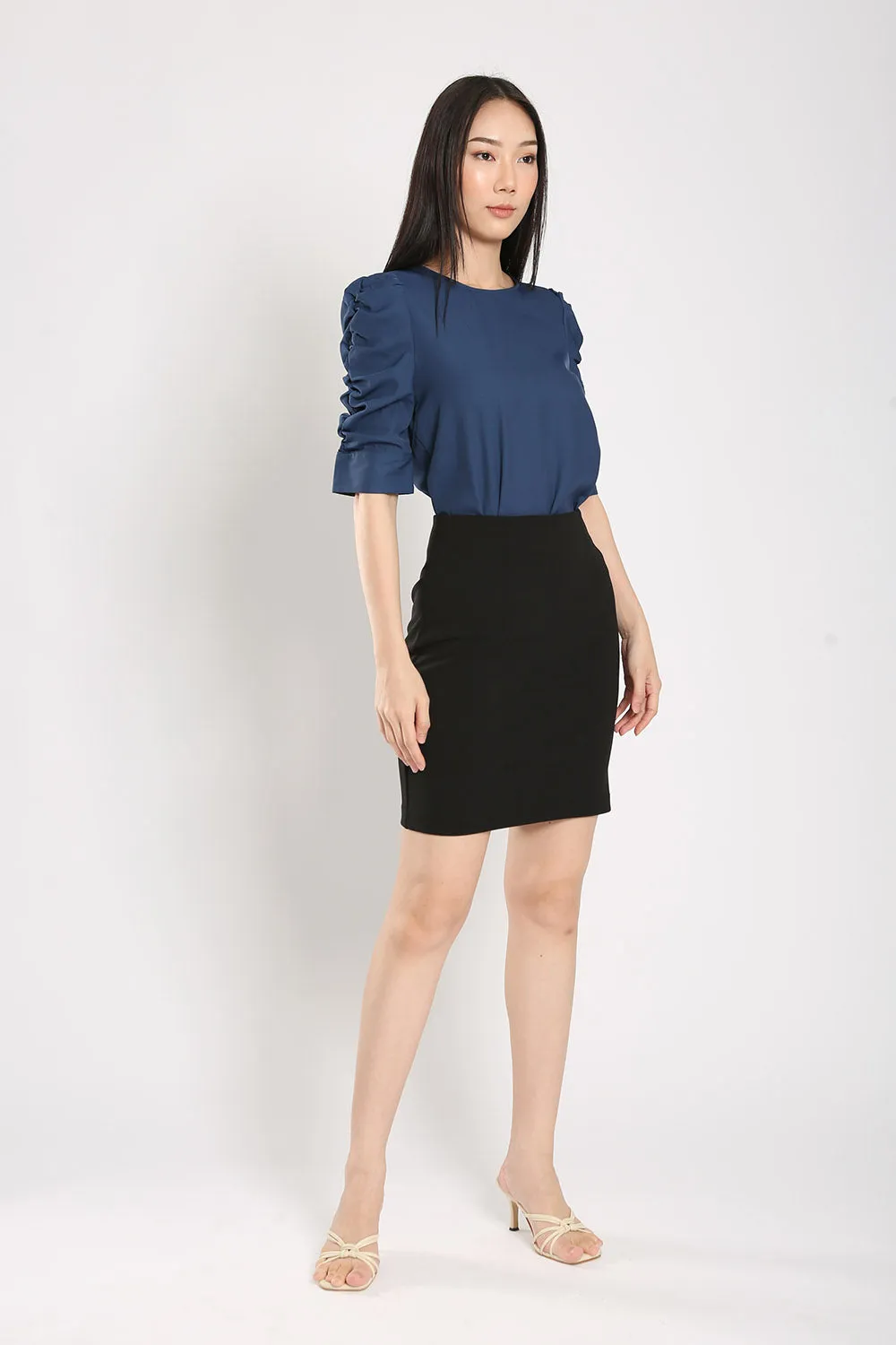 Kamille Ultra-Stretch Pencil Mini Skirt in Black