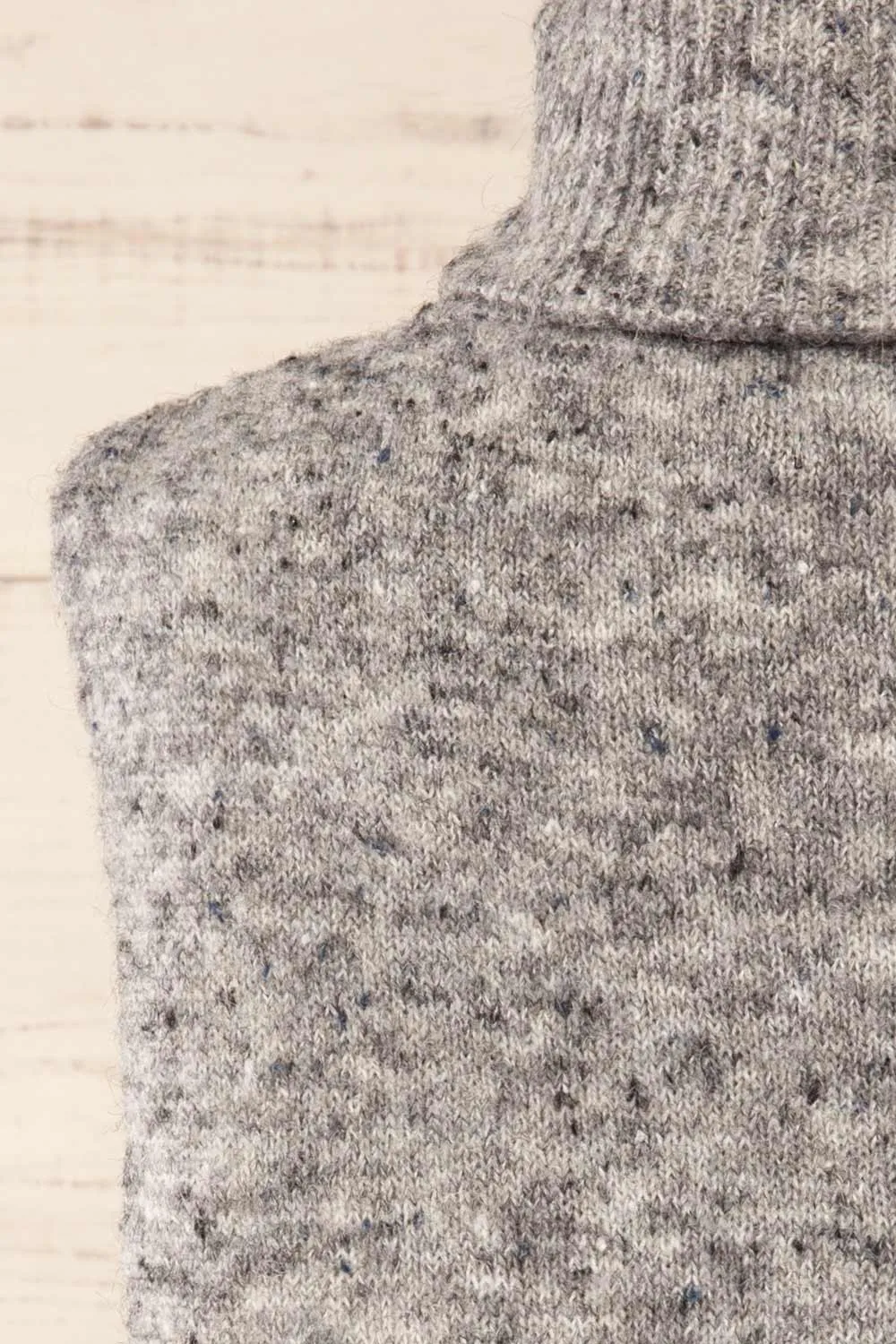 Tyrol Grey | Soft Knitted Pullover Scarf